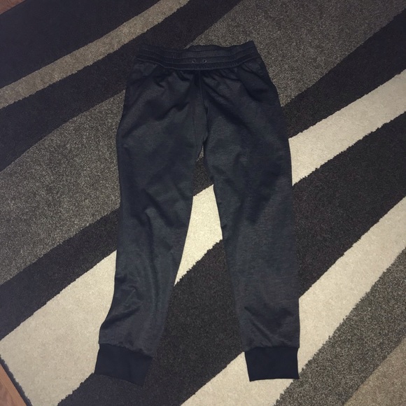 Pants - Sport shirt/sweats